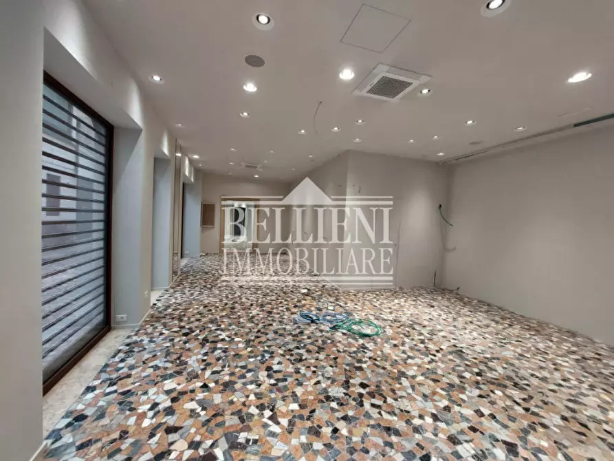 Immagine 12 di Negozio in affitto  in Contra' Santa Barbara a Vicenza