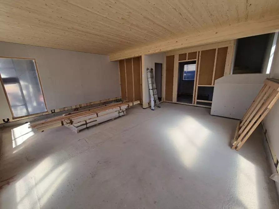 Immagine 10 di Casa indipendente in vendita  in Viale Stazione a Borgo D'anaunia