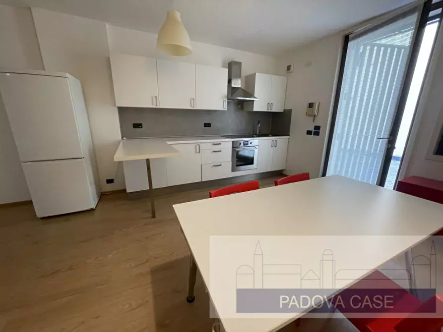 Immagine 2 di Appartamento in affitto  in via savonarola a Padova