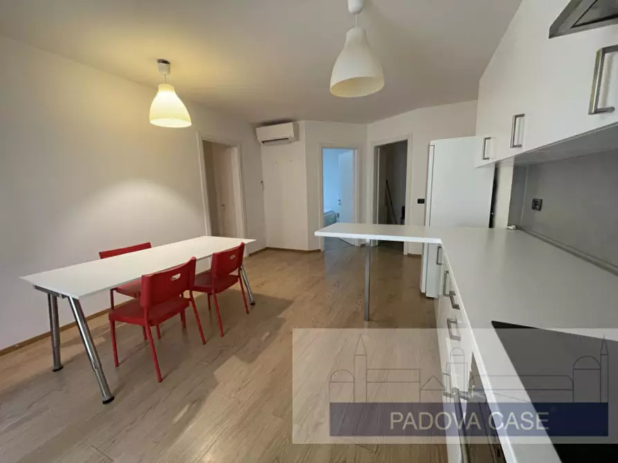 Immagine 3 di Appartamento in affitto  in via savonarola a Padova
