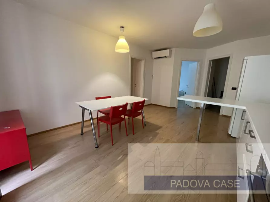 Immagine 4 di Appartamento in affitto  in via savonarola a Padova