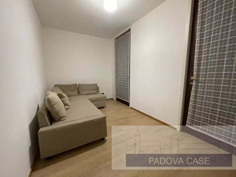 Immagine 15 di Appartamento in affitto  in via savonarola a Padova
