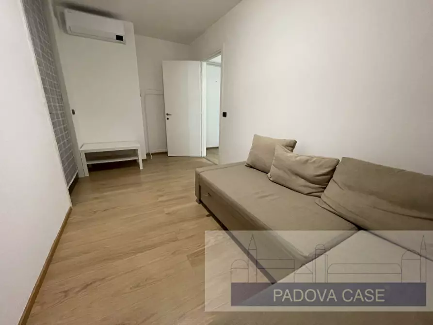 Immagine 16 di Appartamento in affitto  in via savonarola a Padova