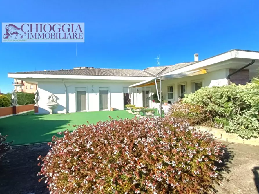 Immagine 2 di Appartamento in vendita  in Via Isola Saloni a Chioggia