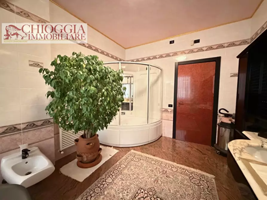 Immagine 15 di Appartamento in vendita  in Via Isola Saloni a Chioggia