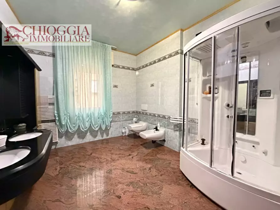 Immagine 18 di Appartamento in vendita  in Via Isola Saloni a Chioggia