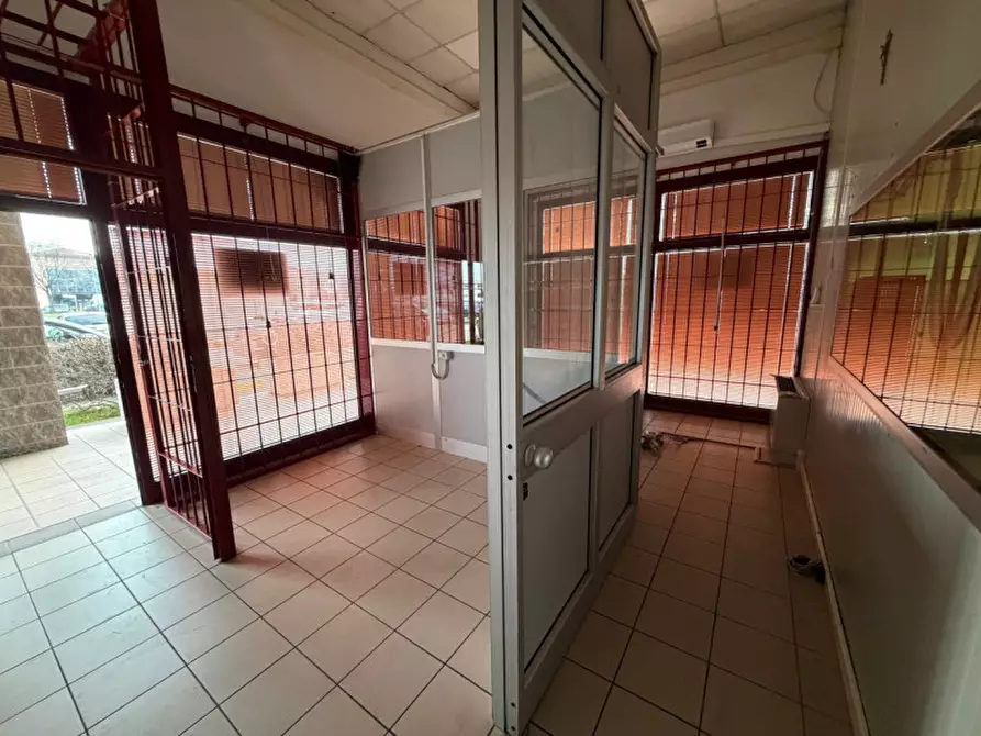 Immagine 10 di Negozio in affitto  in Via Londra 22 a Sassuolo