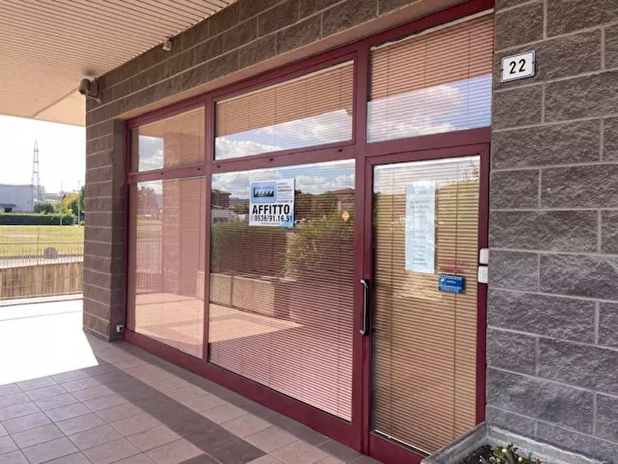 Immagine 1 di Negozio in affitto  in Via Londra 22 a Sassuolo