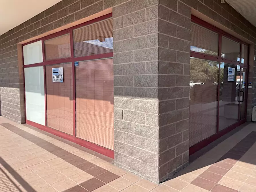 Immagine 3 di Negozio in affitto  in Via Londra 22 a Sassuolo