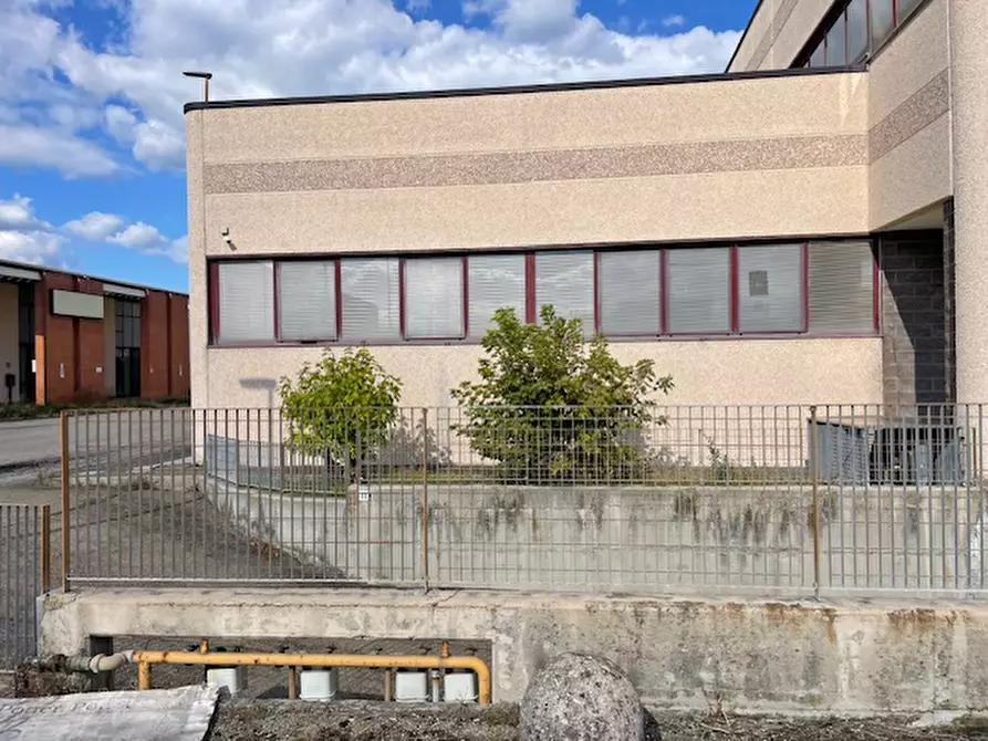 Immagine 6 di Negozio in affitto  in Via Londra 22 a Sassuolo