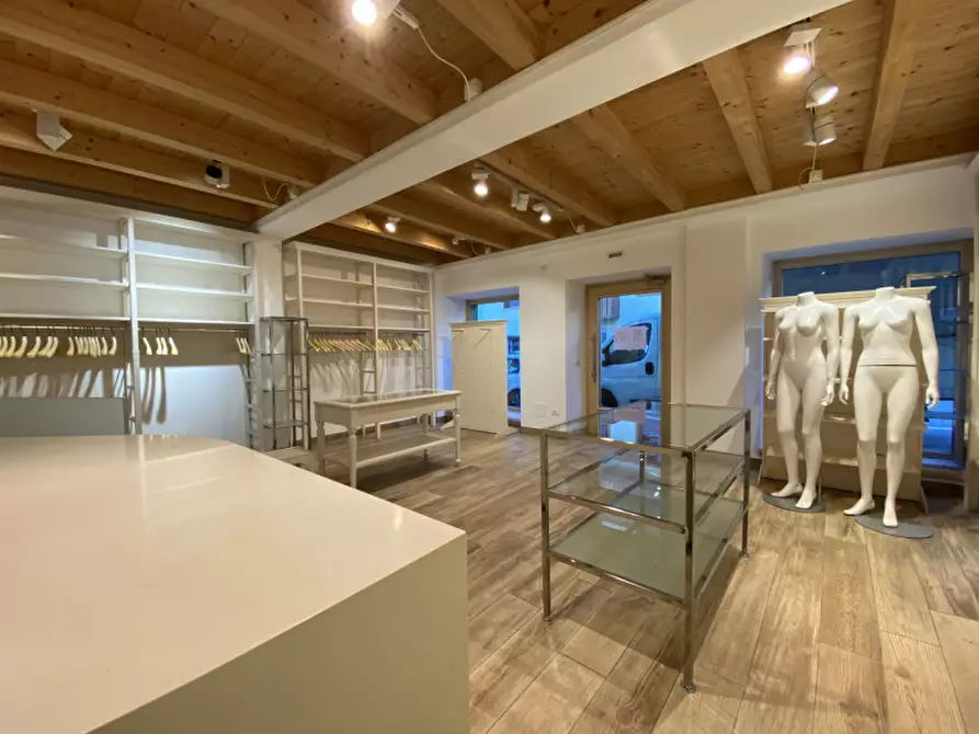 Immagine 1 di Negozio in affitto  in Via Dante Alighieri,7 a Auronzo Di Cadore