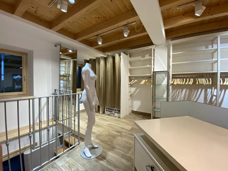 Immagine 5 di Negozio in affitto  in Via Dante Alighieri,7 a Auronzo Di Cadore