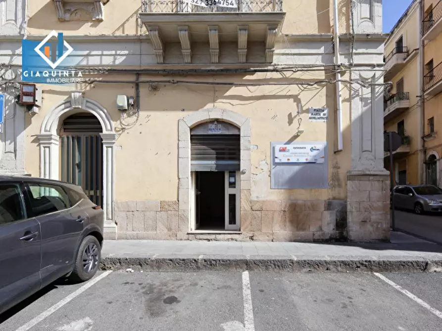 Immagine 1 di Negozio in vendita  in piazza Maria Ausiliatrice n.01 a Palagonia