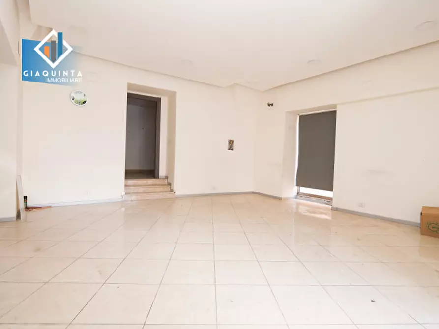 Immagine 4 di Negozio in vendita  in piazza Maria Ausiliatrice n.01 a Palagonia