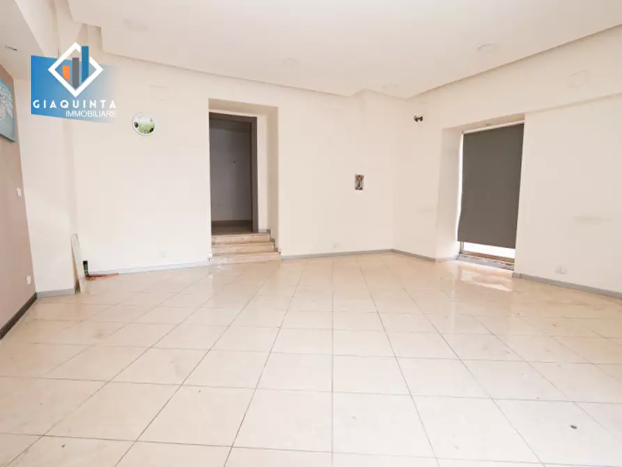 Immagine 8 di Negozio in vendita  in piazza Maria Ausiliatrice n.01 a Palagonia