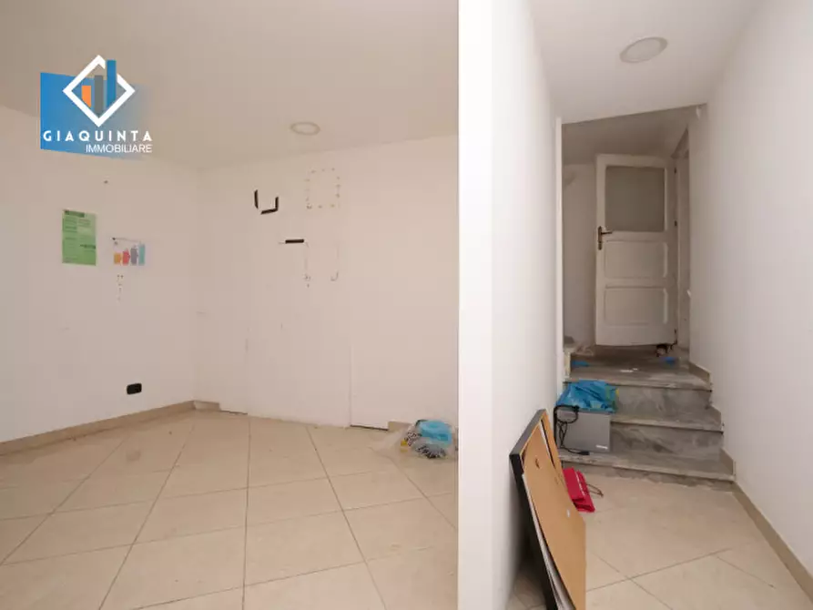 Immagine 9 di Negozio in vendita  in piazza Maria Ausiliatrice n.01 a Palagonia