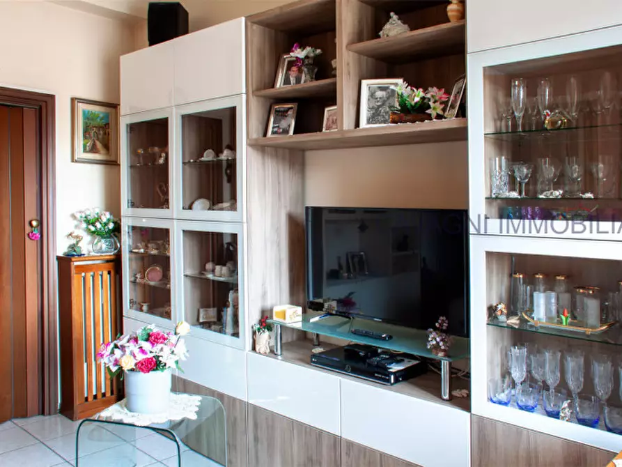 Immagine 9 di Appartamento in vendita  in via olivari a Milano