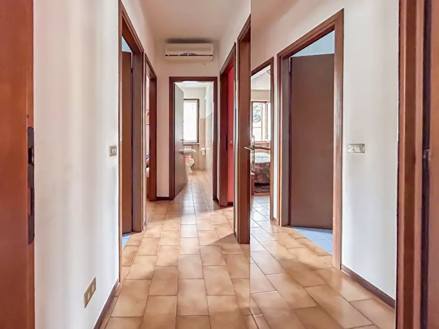 Immagine 7 di Appartamento in vendita  in Via Galileo Galilei a Sant'ambrogio Di Valpolicella