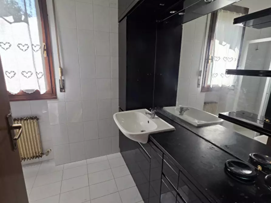 Immagine 19 di Appartamento in vendita  in Via Meduna 14 a Castelfranco Veneto