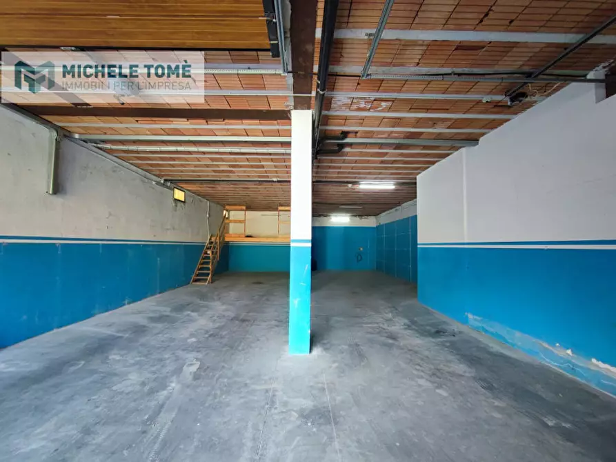 Immagine 12 di Capannone industriale in affitto  in Via Pontara a Dolcè
