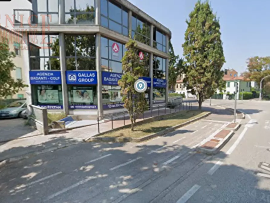 Immagine 3 di Negozio in vendita  a Venezia