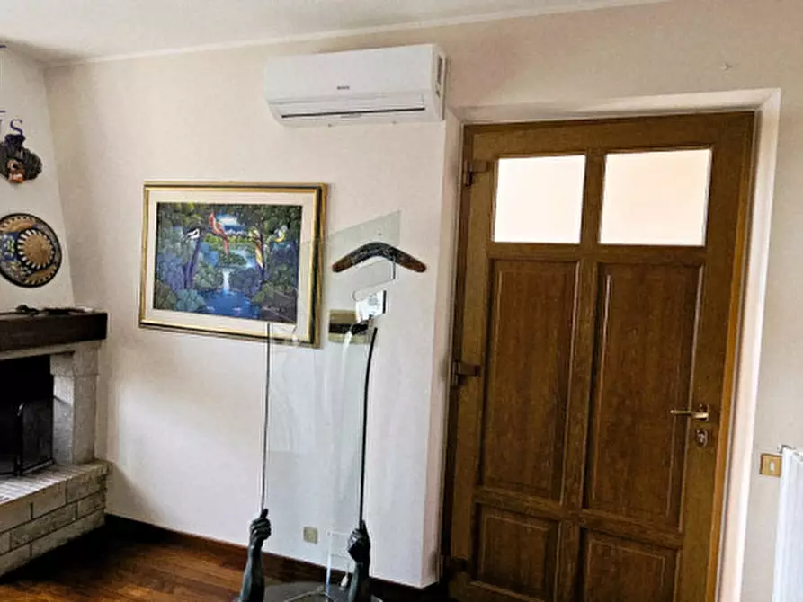 Immagine 8 di Casa bifamiliare in vendita  a Fano