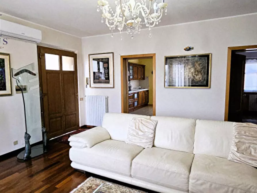 Immagine 14 di Casa bifamiliare in vendita  a Fano