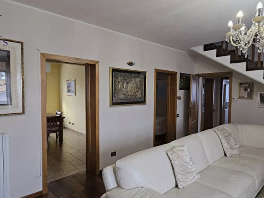 Immagine 18 di Casa bifamiliare in vendita  a Fano