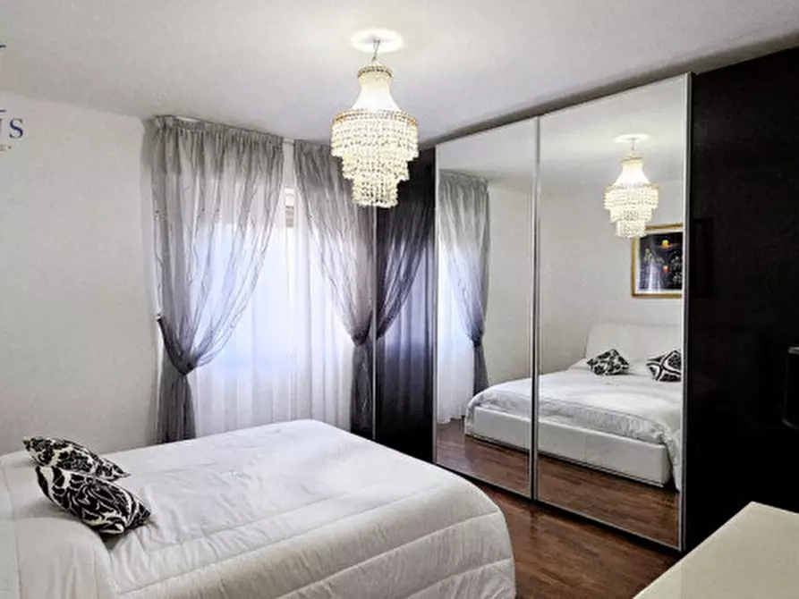 Immagine 34 di Casa bifamiliare in vendita  a Fano