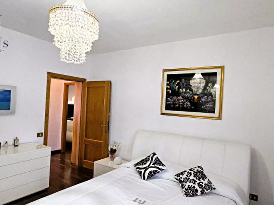 Immagine 37 di Casa bifamiliare in vendita  a Fano