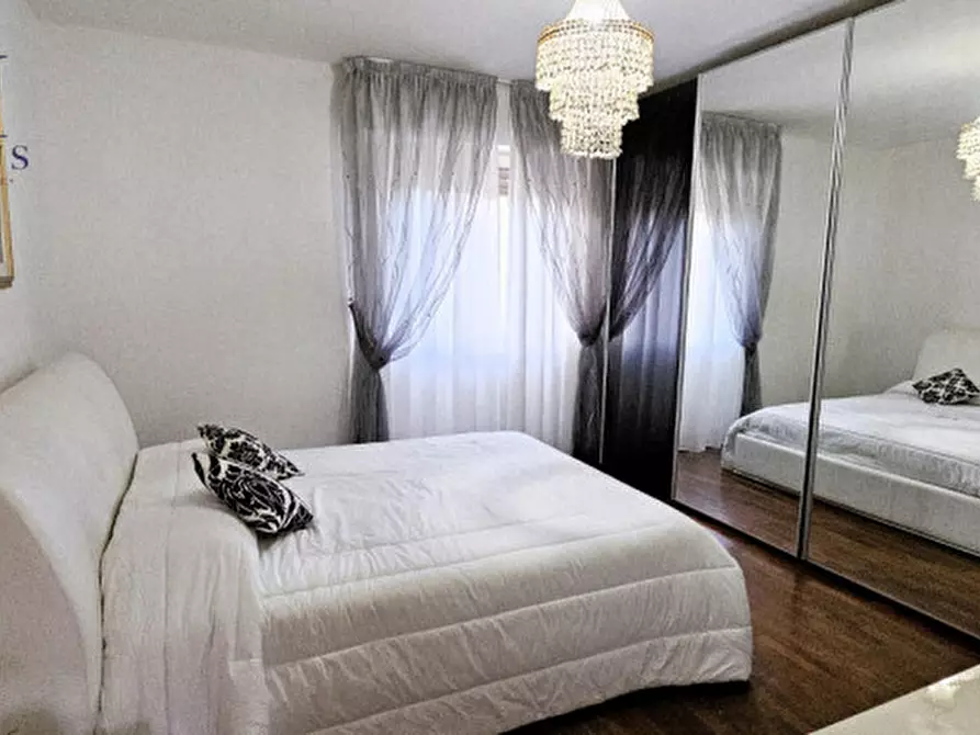 Immagine 39 di Casa bifamiliare in vendita  a Fano