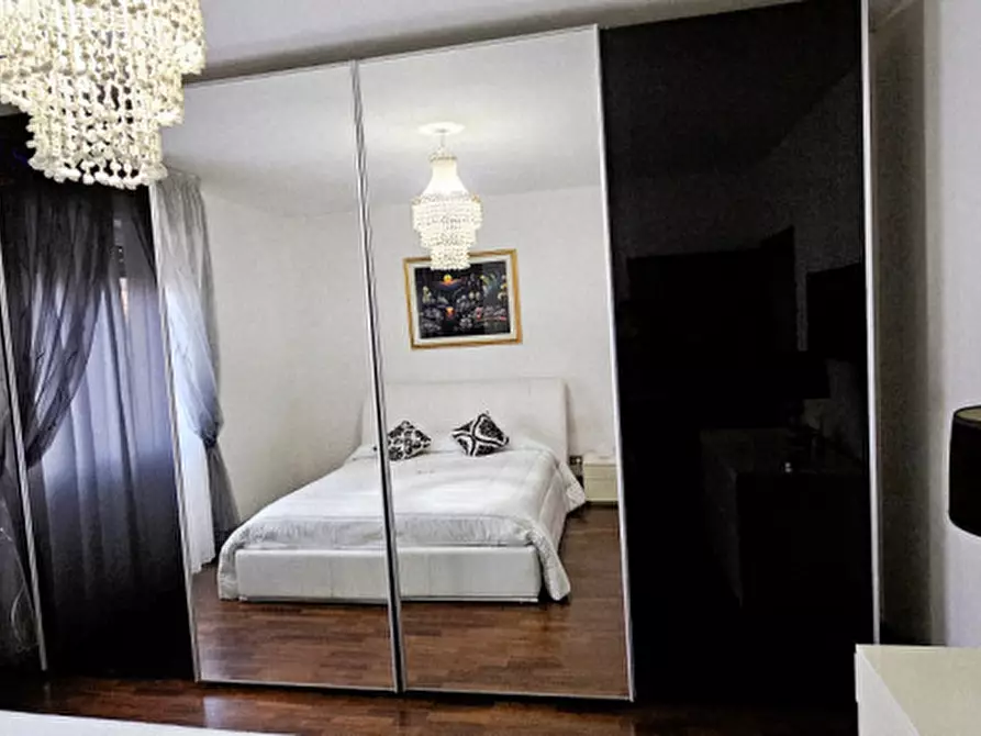 Immagine 40 di Casa bifamiliare in vendita  a Fano