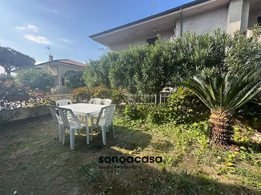 Immagine 10 di Appartamento in vendita  in Strada Nazionale Adriatica Sud, 357 a Fano