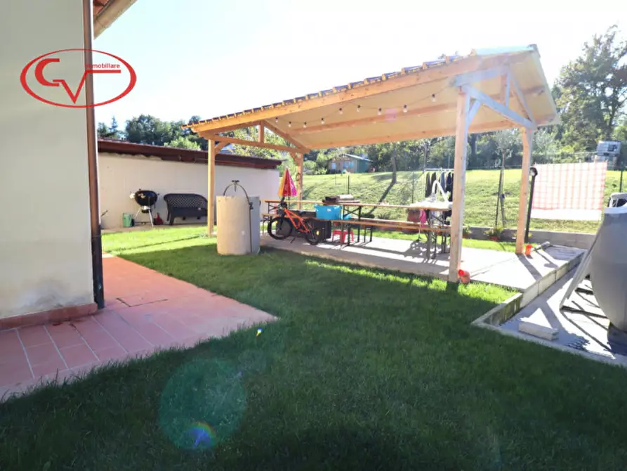 Immagine 10 di Villetta a schiera in vendita  in Via Diga a Cavriglia