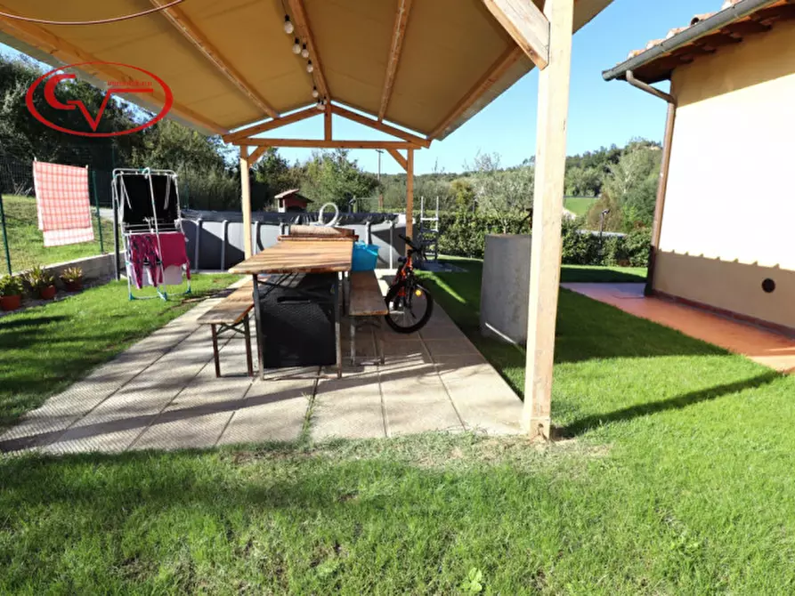 Immagine 32 di Villetta a schiera in vendita  in Via Diga a Cavriglia