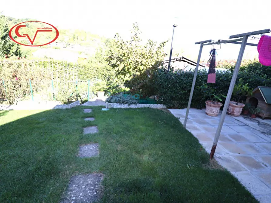 Immagine 46 di Villetta a schiera in vendita  in Via Diga a Cavriglia