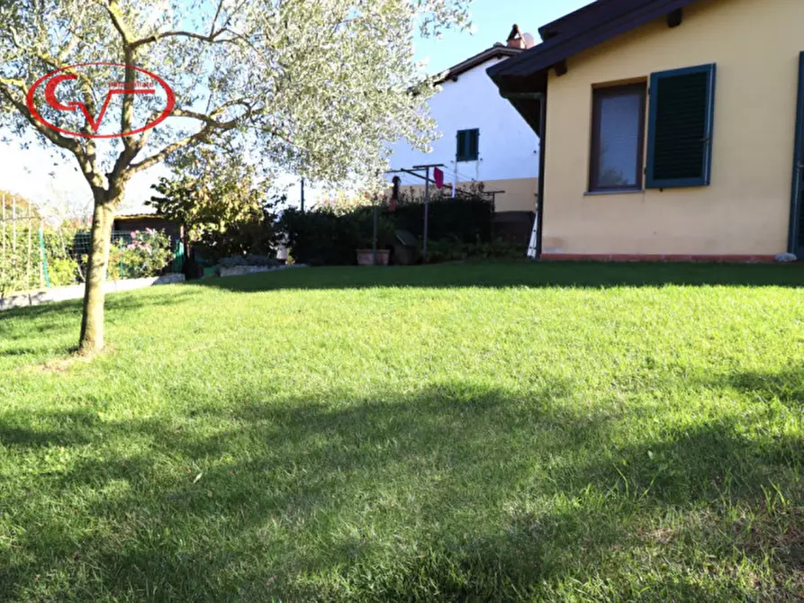 Immagine 48 di Villetta a schiera in vendita  in Via Diga a Cavriglia