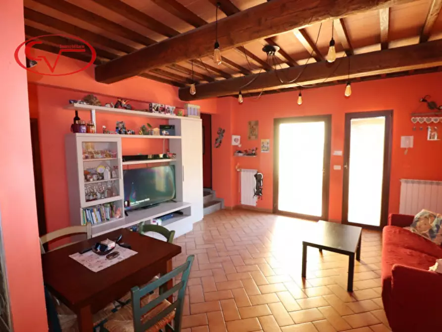 Immagine 57 di Villetta a schiera in vendita  in Via Diga a Cavriglia