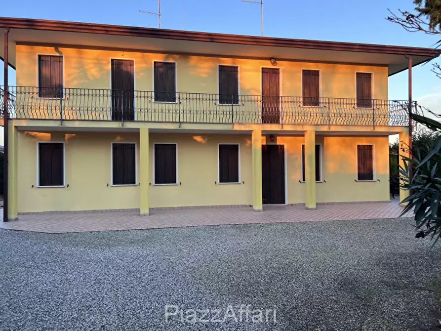 Immagine 3 di Casa indipendente in vendita  in Via Cansiglio a Piove Di Sacco