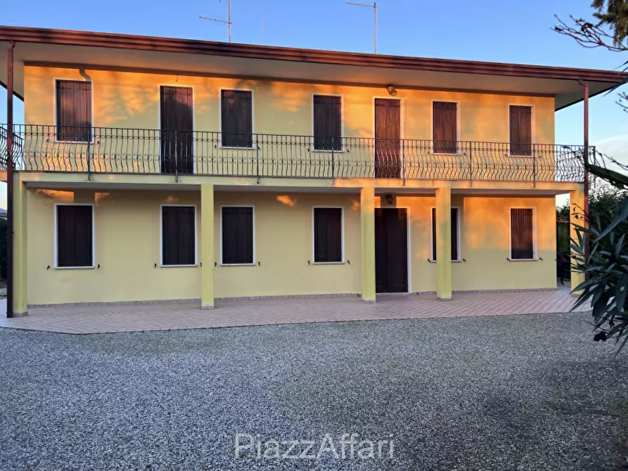 Immagine 4 di Casa indipendente in vendita  in Via Cansiglio a Piove Di Sacco
