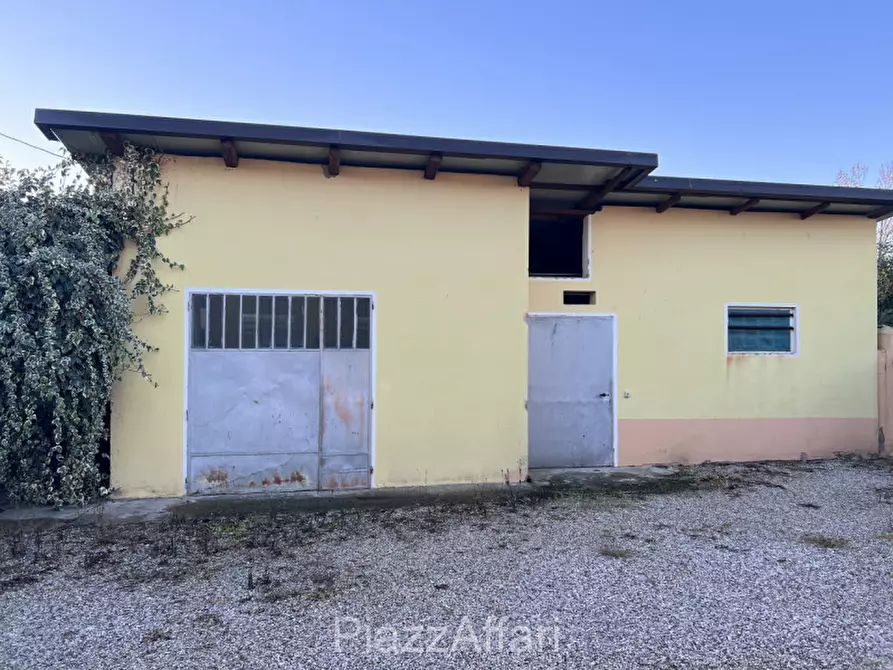 Immagine 5 di Casa indipendente in vendita  in Via Cansiglio a Piove Di Sacco