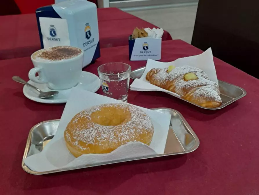 Immagine 4 di Attività commerciale in vendita  in Via Arzignano 9/11 a Vicenza