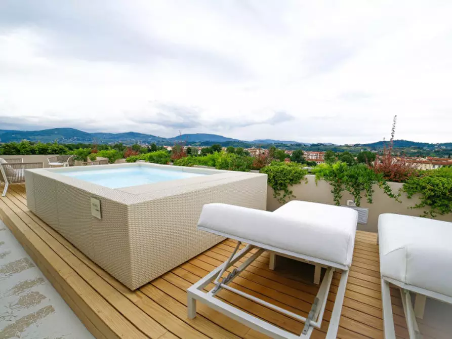 Immagine 2 di Appartamento in vendita  in LUNGARNO COLOMBO a Firenze