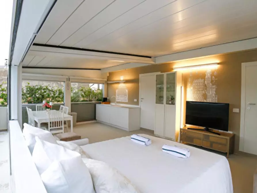 Immagine 22 di Appartamento in vendita  in LUNGARNO COLOMBO a Firenze