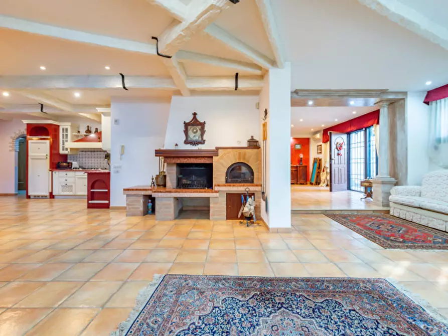 Immagine 30 di Villa in vendita  in VIA AURELIO MILLOS 140 a Roma