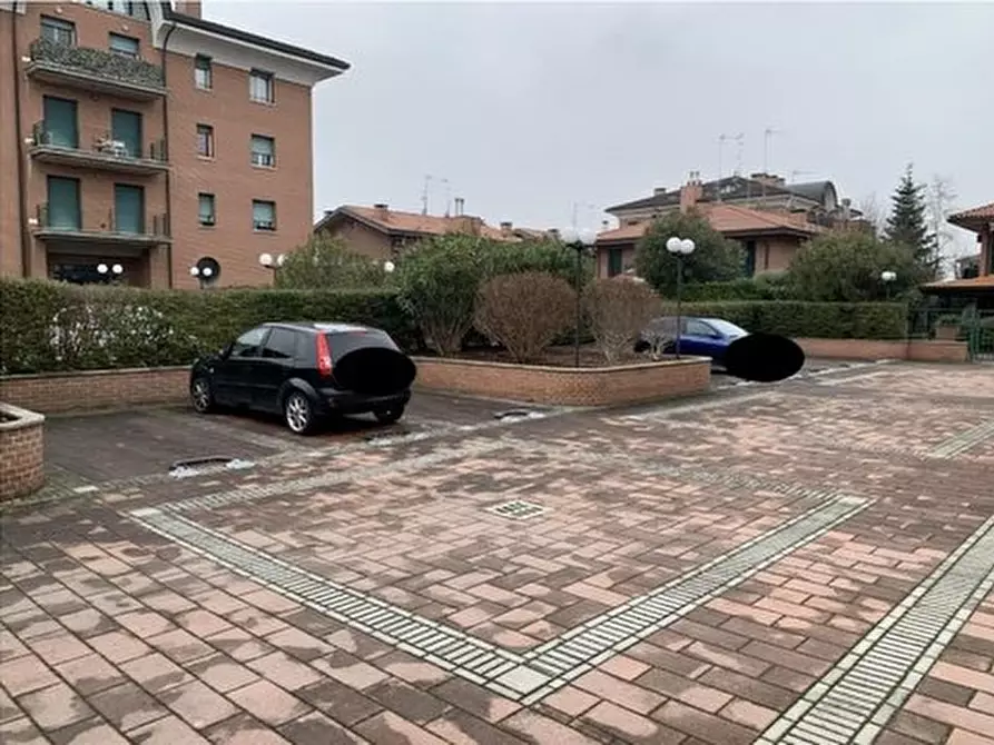 Immagine 4 di Posto auto in vendita  in Via dei Cedri, 10 a Ferrara