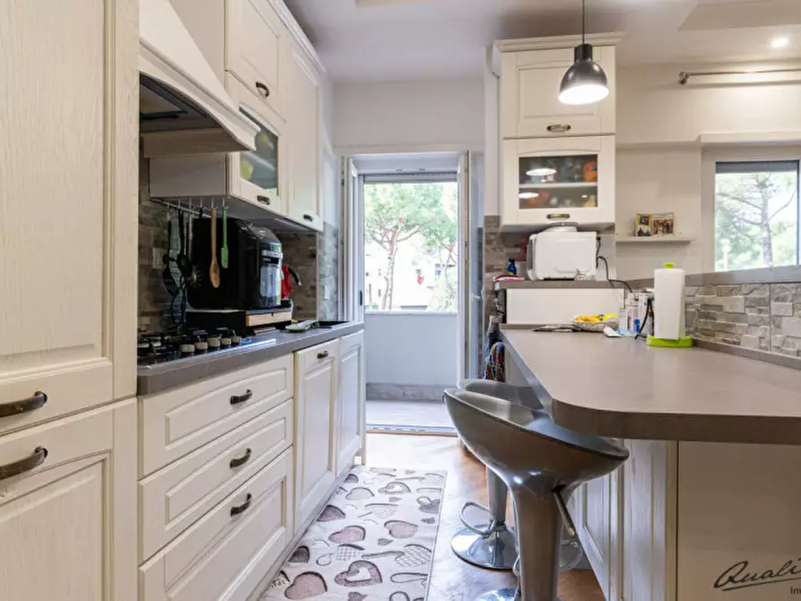 Immagine 8 di Appartamento in vendita  in via Pescosolido a Roma