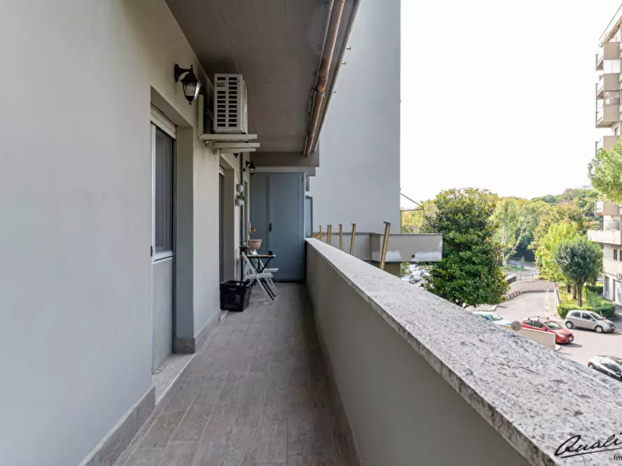 Immagine 12 di Appartamento in vendita  in via Pescosolido a Roma