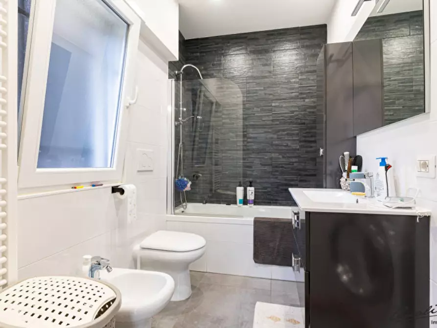 Immagine 27 di Appartamento in vendita  in via Pescosolido a Roma