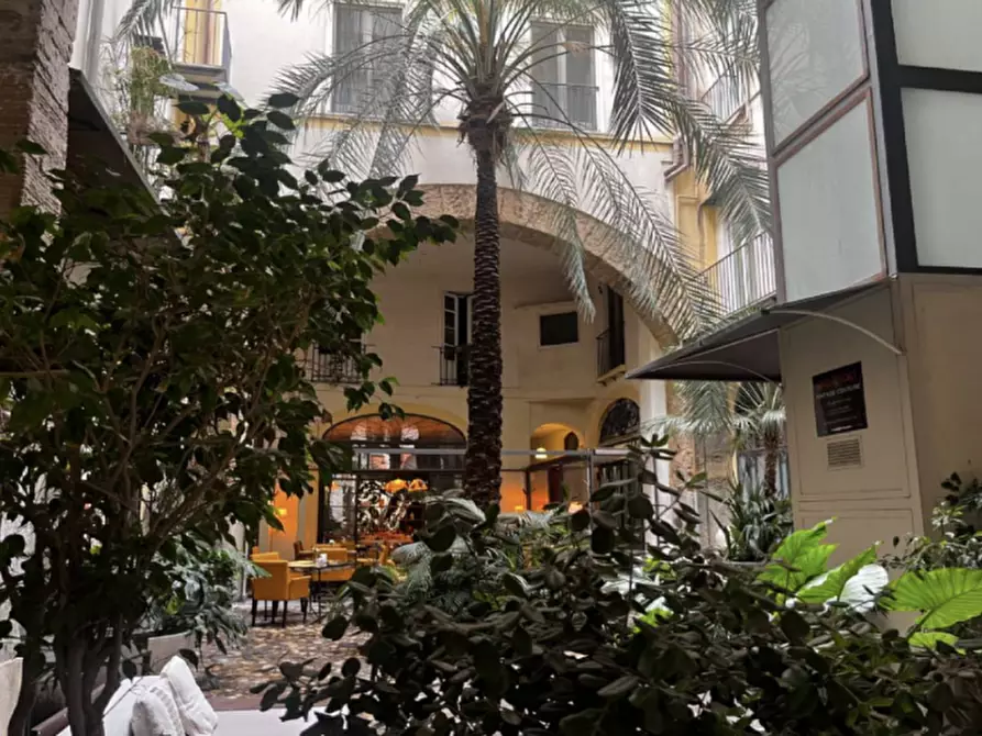 Immagine 11 di Appartamento in vendita  in via vittorio emanuele a Palermo